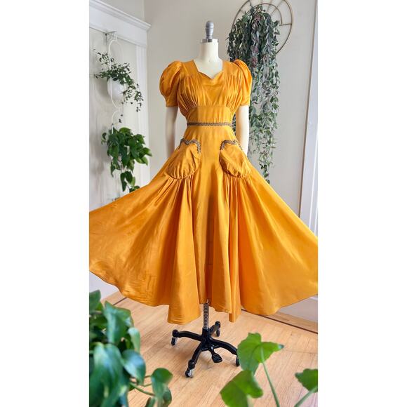 Vintage 1940s Gown 40s Gold Yellow Sweetheart Formal Evening Party Maxi Dress - Picture 3 of 13
